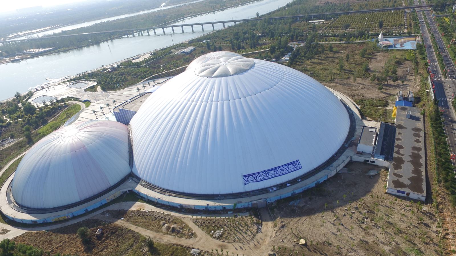 97超级碰碰人妻中文字幕